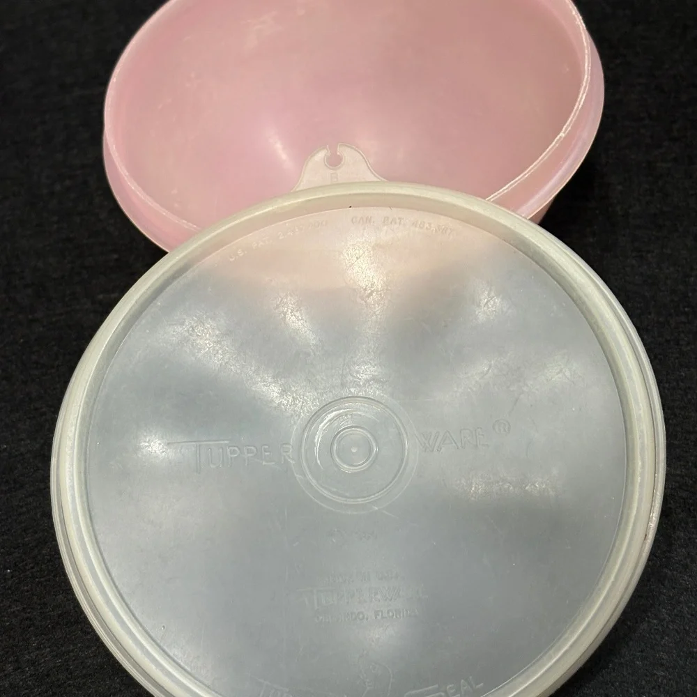 1954 TUPPERWARE Sheer Pink Round 6